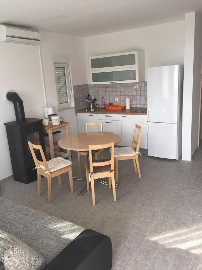 Tomo Apartment Стариград-Пакленица Экстерьер фото
